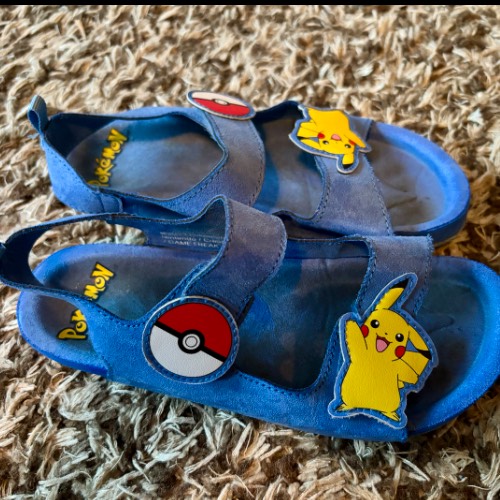 H&M Pokémon Sandalen  Größe: 33, zu finden beim Stand 147 am Standort Flohkids Hamburg Nord