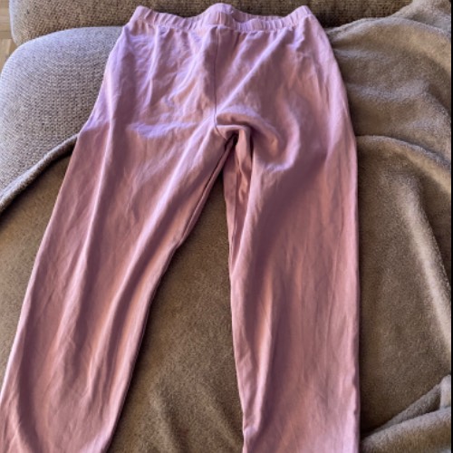 3/ Größe: 4 Leggins H&M Lila  Größe: 134, zu finden beim Stand 269 am Standort Flohkids Hamburg Nord