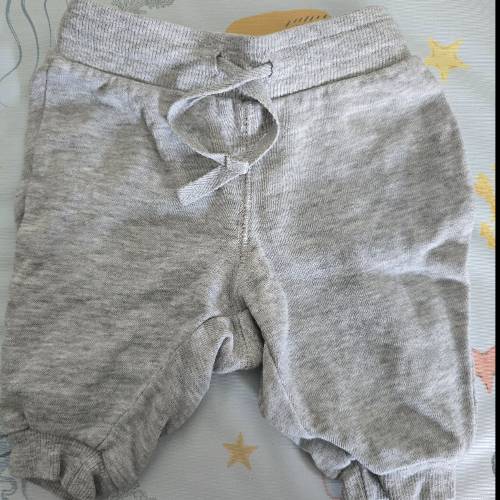 H&M Jogginghose grau  Größe: 50, zu finden beim Stand 141 am Standort Flohkids Hamburg Nord