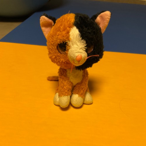 Kuscheltier Katze , zu finden beim Stand 115 am Standort Flohkids Hamburg Nord