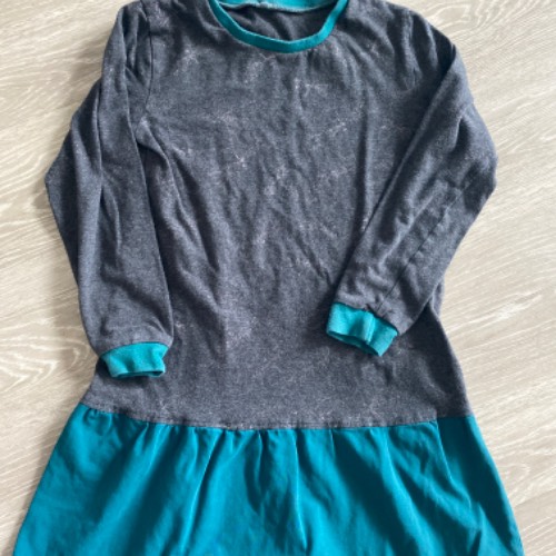 Kleid  Größe: 134, zu finden beim Stand 100 am Standort Flohkids Hamburg Nord