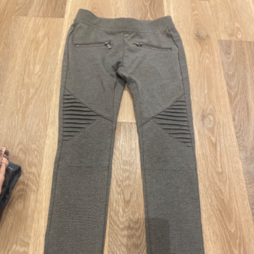 C&A Leggins grau  Größe: 140, zu finden beim Stand 243 am Standort Flohkids Hamburg Nord