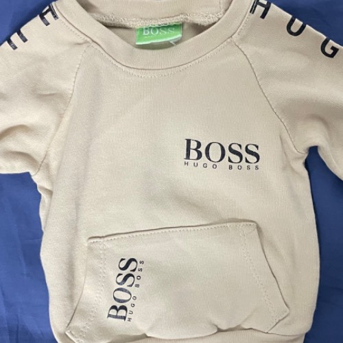 Jogginganzug beige Boss  Größe: 80, zu finden beim Stand 33 am Standort Flohkids Hamburg Nord