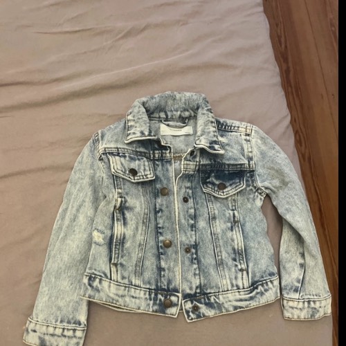 Jeans Jacke Reserved  Größe: 104, zu finden beim Stand 57 am Standort Flohkids Hamburg Nord