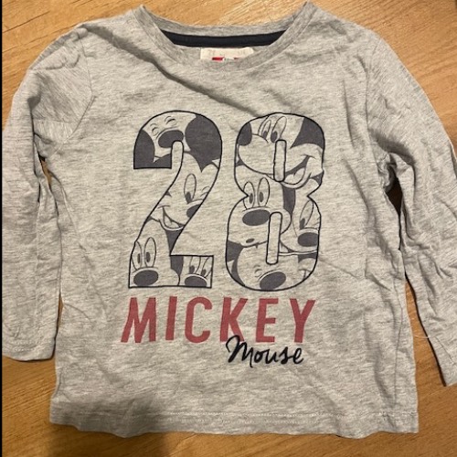 Longsleeve Mickey Mouse  Größe: 3-4 Y, zu finden beim Stand 155 am Standort Flohkids Hamburg Nord