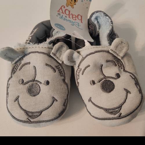  Hausschuhe  Größe: 21/22 Disney baby, zu finden beim Stand 156 am Standort Flohkids Hamburg Nord