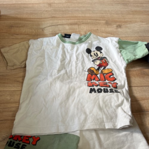 Mickey mouse Set  Größe: 116, zu finden beim Stand 191 am Standort Flohkids Hamburg Nord