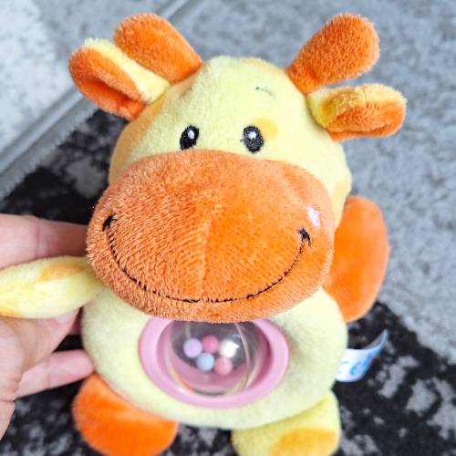 Rassel Giraffe , zu finden beim Stand 72 am Standort Flohkids Hamburg Nord