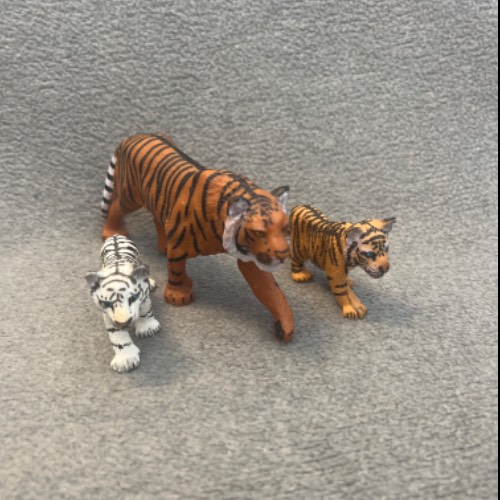 Schleich Tiger Familie, zu finden beim Stand 14 am Standort Flohkids Hamburg Nord