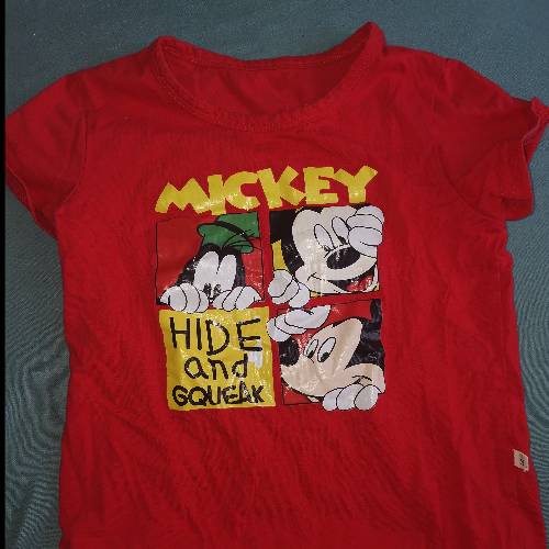 T-Shirt rt Mickey Mouse116/ Größe: 120, zu finden beim Stand 184 am Standort Flohkids Hamburg Nord