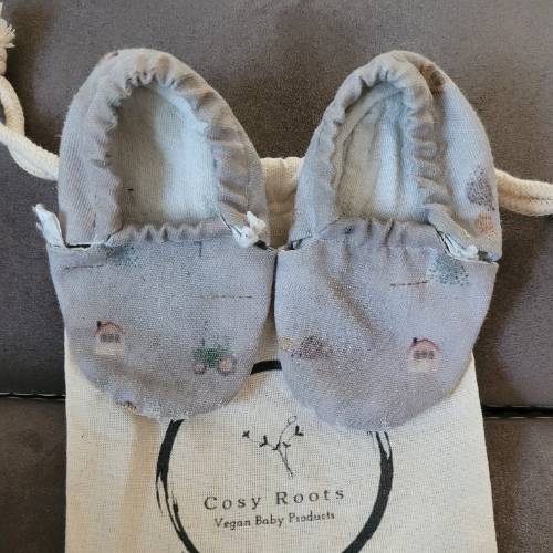 Cosy Roots Krabbelschuhe  Größe: 20, zu finden beim Stand 153 am Standort Flohkids Hamburg Nord