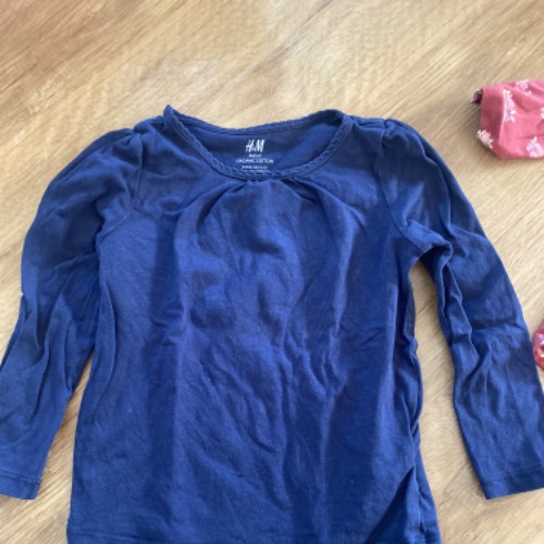 H&M langarmshirt blau  Größe: 92 , zu finden beim Stand 146 am Standort Flohkids Hamburg Nord