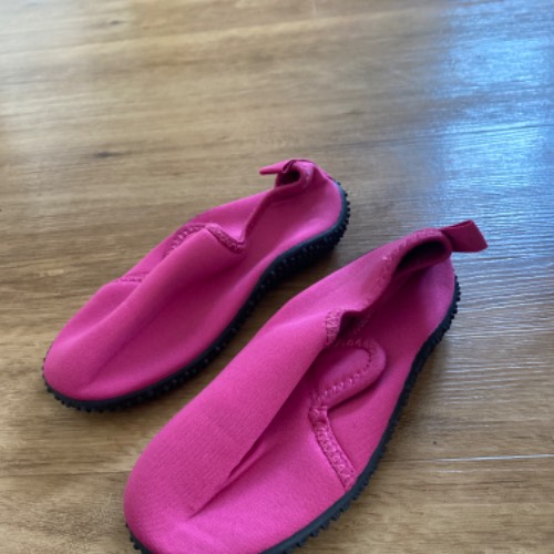 Badeschuhe  Größe: 25, zu finden beim Stand 146 am Standort Flohkids Hamburg Nord