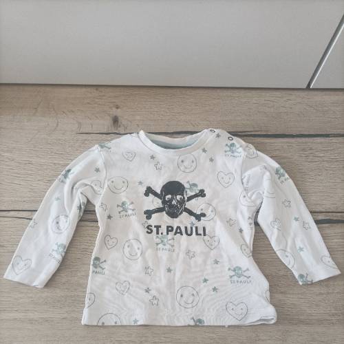 St. Pauli Langarmshirt  Größe: 74, zu finden beim Stand 176 am Standort Flohkids Hamburg Nord