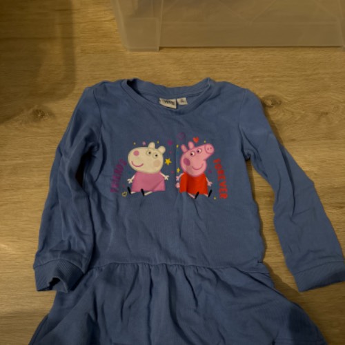 Kleid Peppa Pig  Größe: 110, zu finden beim Stand 194 am Standort Flohkids Hamburg Nord