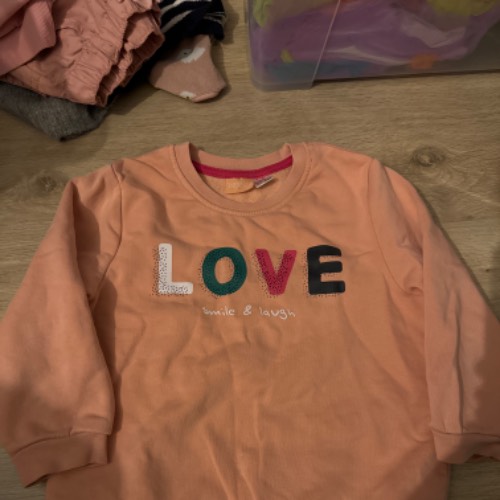 Lupilu Pullover Love  Größe: 98/104, zu finden beim Stand 194 am Standort Flohkids Hamburg Nord