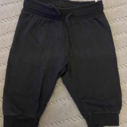 H&M schwarze Jogginghose  Größe: 62, zu finden beim Stand 90 am Standort Flohkids Hamburg Nord