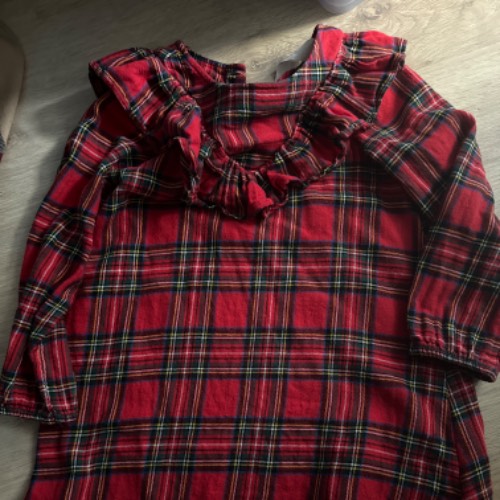 H&M Kleid kariert rot  Größe: 110, zu finden beim Stand 194 am Standort Flohkids Hamburg Nord