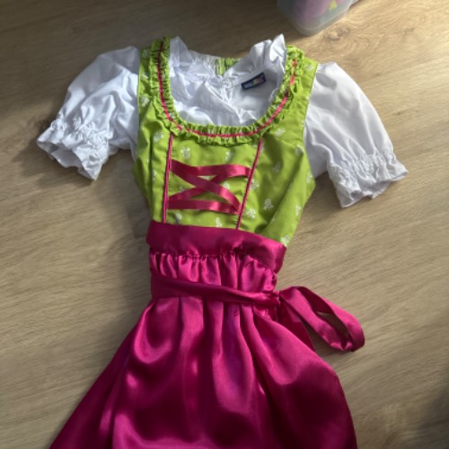 Lupilu Dirndl grün/pink  Größe: 110, zu finden beim Stand 194 am Standort Flohkids Hamburg Nord