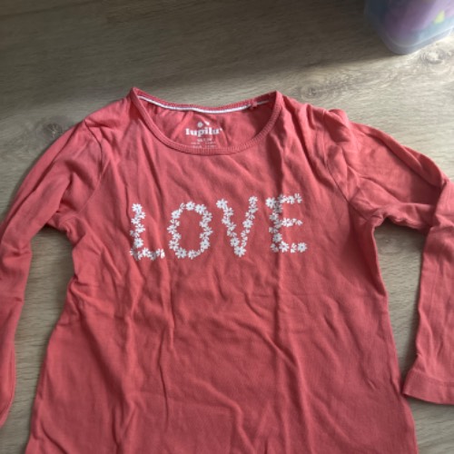 Lupilu Shirt rosa Love  Größe: 98/104, zu finden beim Stand 194 am Standort Flohkids Hamburg Nord