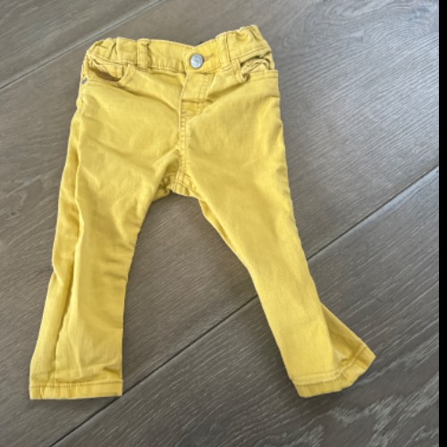 H&M Hose Jeans gelb  Größe: 80, zu finden beim Stand 64 am Standort Flohkids Hamburg Nord