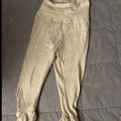 Hose beige H&M  Größe: 68, zu finden beim Stand 39 am Standort Flohkids Hamburg Nord