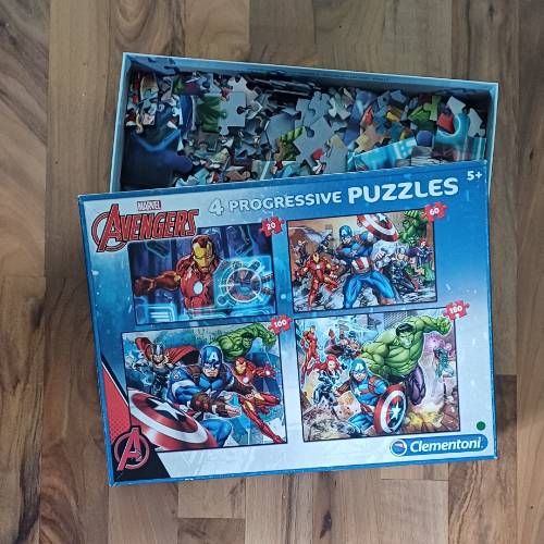 Marvel Avengers  Größe: 4 in1 Puzzle  Größe: 5+, zu finden beim Stand 174 am Standort Flohkids Hamburg Nord