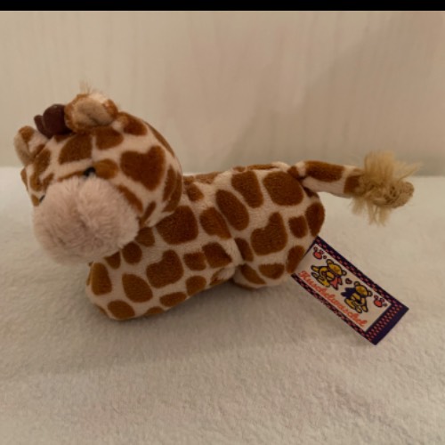 Magnet Plüschtier Giraffe, zu finden beim Stand 9 am Standort Flohkids Hamburg Nord