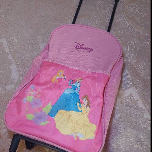 Disney Princess Rollkoffer, zu finden beim Stand 61 am Standort Flohkids Hamburg Nord