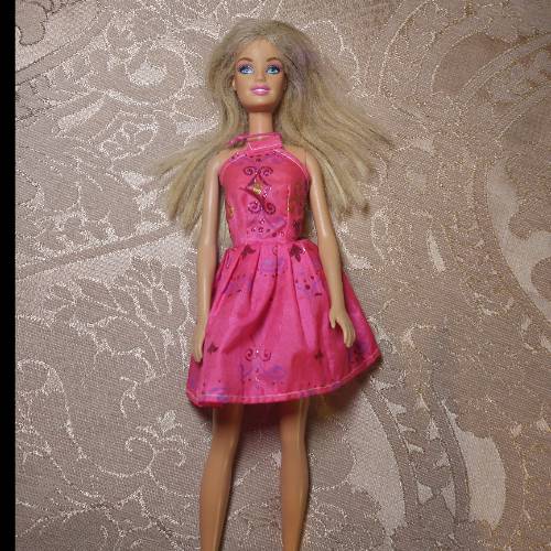 Barbie mit blonden Haaren, zu finden beim Stand 61 am Standort Flohkids Hamburg Nord