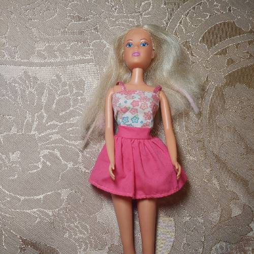 Barbie Blond, zu finden beim Stand 61 am Standort Flohkids Hamburg Nord