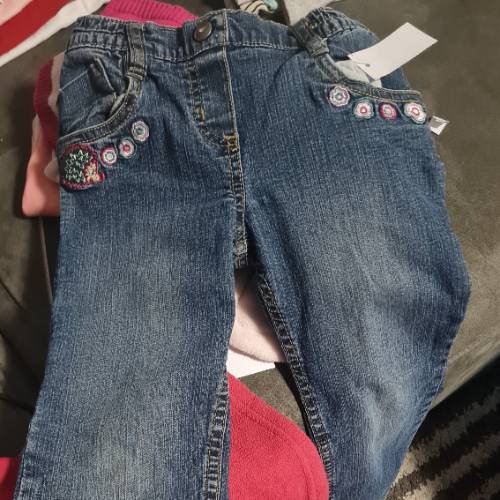 jeans gefüttert Blume  Größe: 104, zu finden beim Stand 86 am Standort Flohkids Hamburg Nord