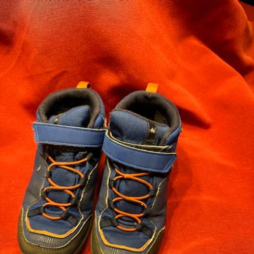 quechua Boots  Größe: 32, zu finden beim Stand 116 am Standort Flohkids Hamburg Nord