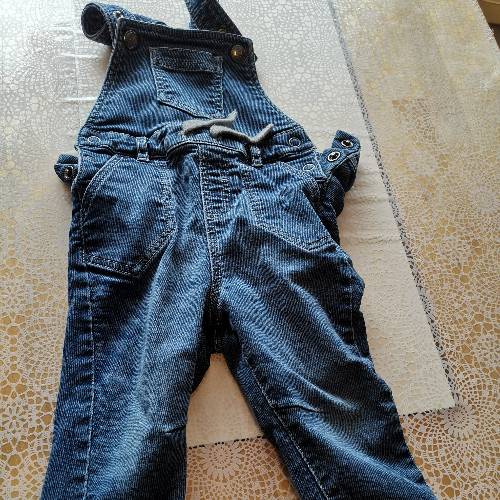 Latzhose Jeans  Größe: 86, zu finden beim Stand 184 am Standort Flohkids Hamburg Nord