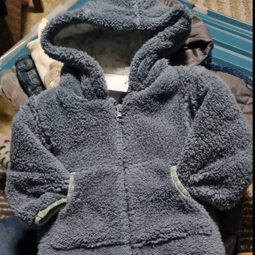 Kuscheljacke blau  Größe: 62, zu finden beim Stand 54 am Standort Flohkids Hamburg Nord