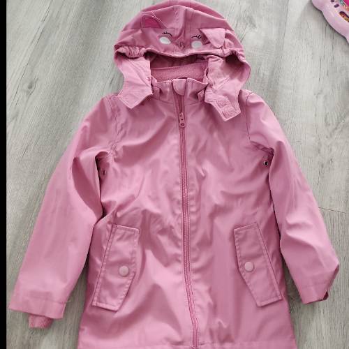 Regenjacke  Größe: 110, zu finden beim Stand 50 am Standort Flohkids Hamburg Nord