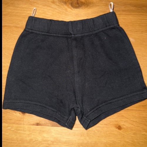 175 BabyClub Shorts schwarz  Größe: 80, zu finden beim Stand 175 am Standort Flohkids Hamburg Nord