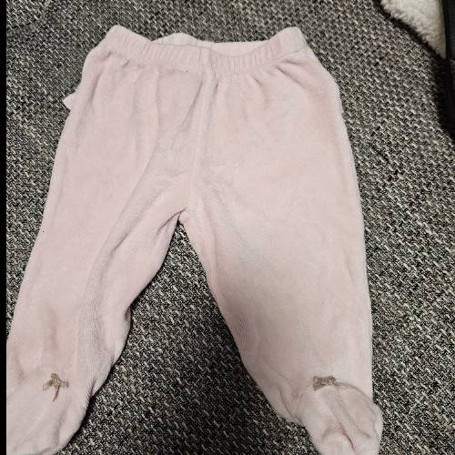 Jogginhose pink baby  Größe: 0/3 , zu finden beim Stand 113 am Standort Flohkids Hamburg Nord