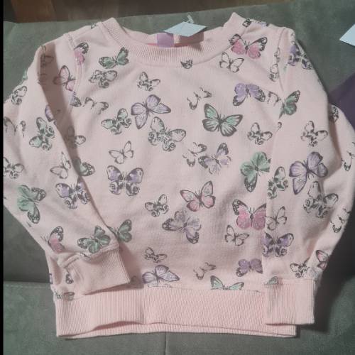 pulli rosa Schmetterling98/ Größe: 104, zu finden beim Stand 102 am Standort Flohkids Hamburg Nord