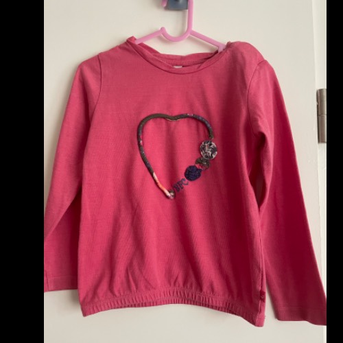s‘Oliver Shirt  Größe: 98 rosa Herz, zu finden beim Stand 118 am Standort Flohkids Hamburg Nord