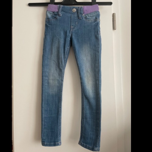 H&M skinny Jeans  Größe: 104 blau, zu finden beim Stand 118 am Standort Flohkids Hamburg Nord