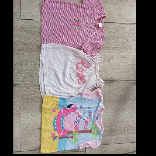 3 er Set T-Shirts  Größe: 80, zu finden beim Stand 176 am Standort Flohkids Hamburg Nord