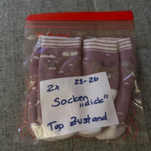 Socken „dick“ Größe: 23-26, zu finden beim Stand 91 am Standort Flohkids Hamburg Nord