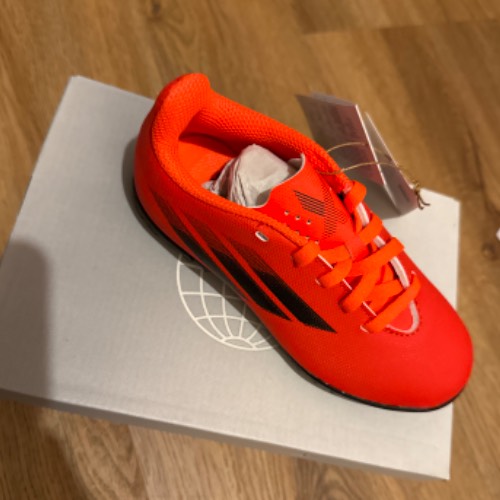 Adidas Fussballschuhe  Größe: 30, zu finden beim Stand 34 am Standort Flohkids Hamburg Nord